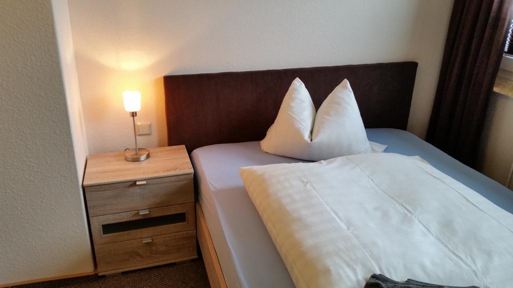 Hotel Deutsches Haus Francop Amburgo Esterno foto